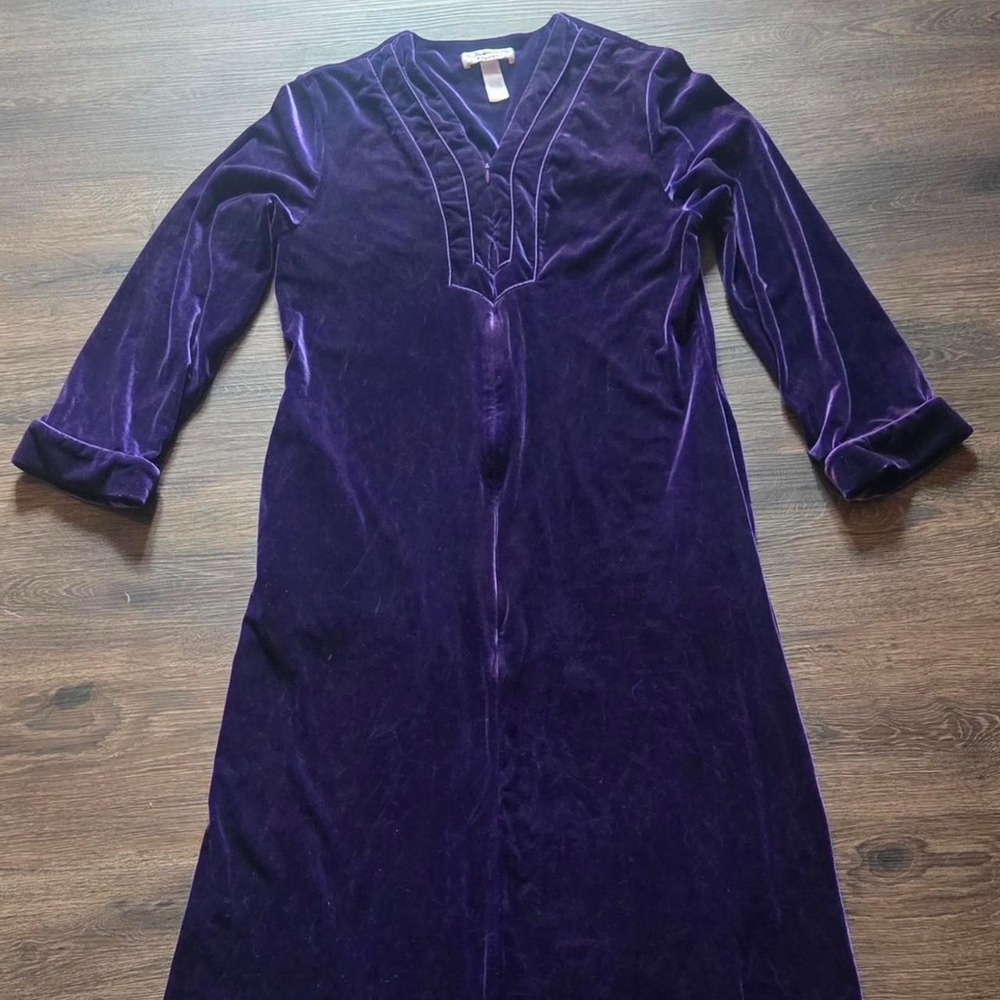 Oscar de la Renta Purple Velvet Caftan Maxi